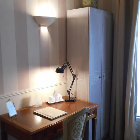 De L'avre Ξενοδοχείο 3*