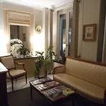 Hotel De L'avre 3*