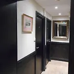 Отель De L'avre 3*