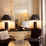 De L'avre Hotel