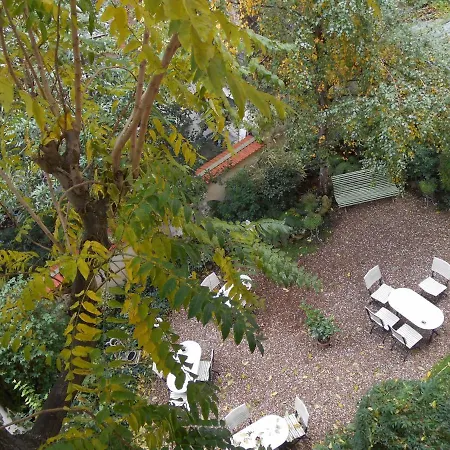 De L'avre Hotel