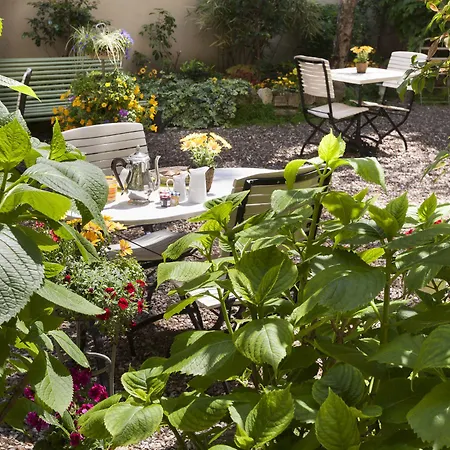 Hotel De L'avre Paris