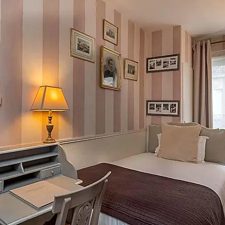 Hotel De L'avre 3*