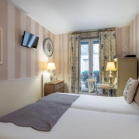 Hotel De L'avre 3*
