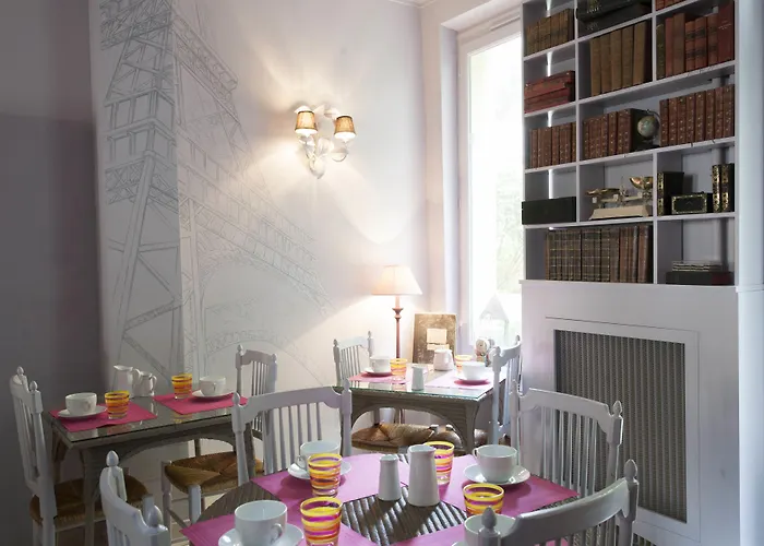 Hotel De L'avre Paris