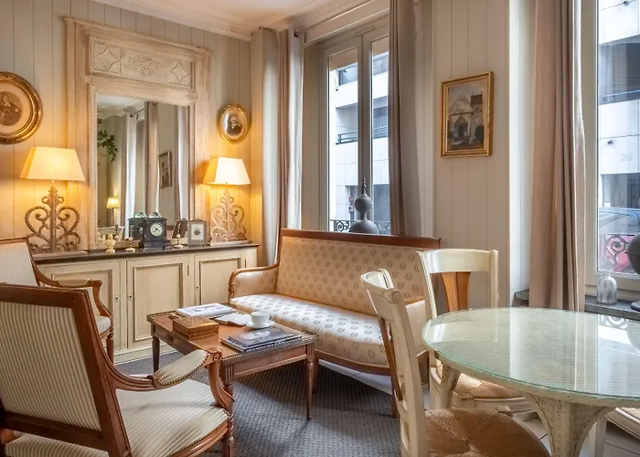 Hotel De L'avre 3*