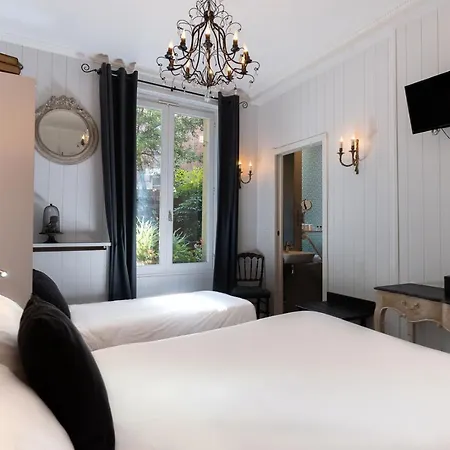 Hotel De L'avre Paris