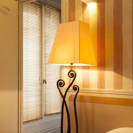 De L'avre 3* Paris