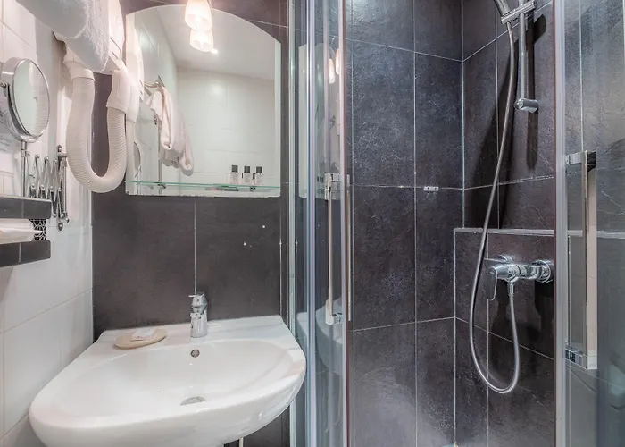 De L'avre Отель